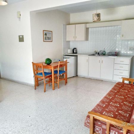 Constantaras Apartments Protaras Extérieur photo